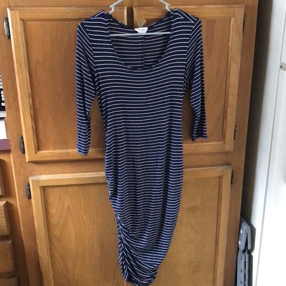 Ruby and lace maternity dress - Picture 1 of 5